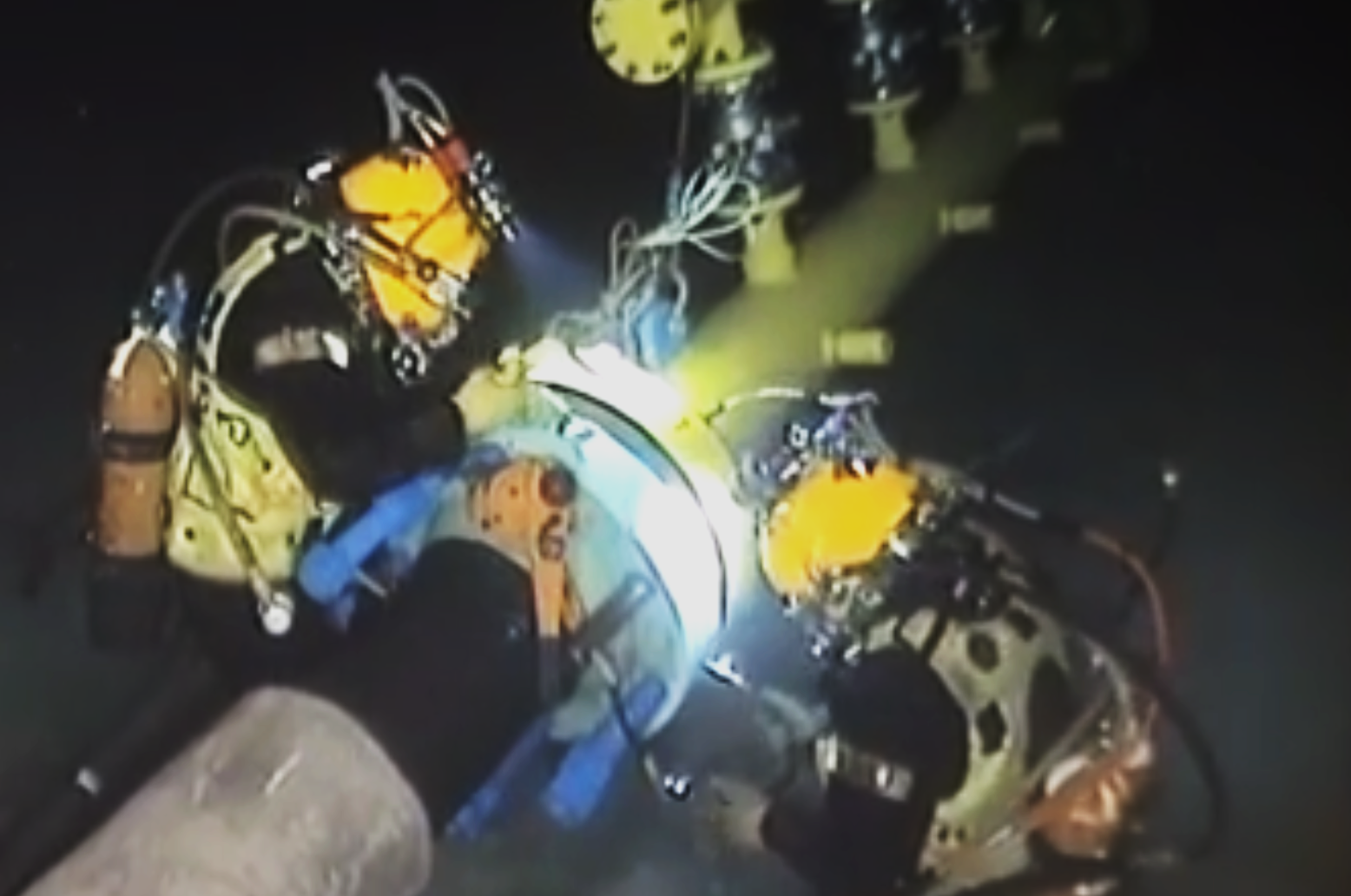 Measuring mooring chain wear